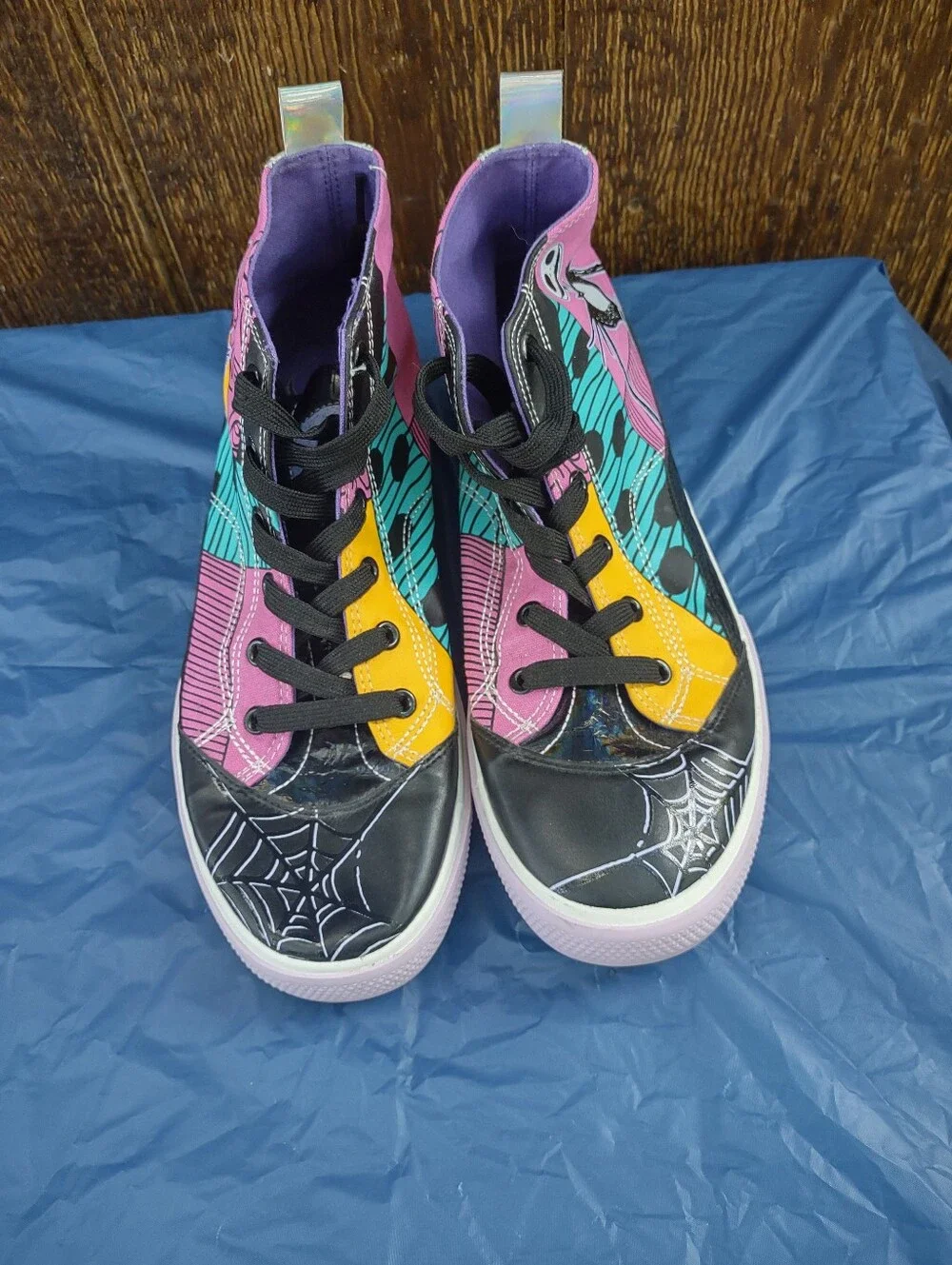 Disney The Nightmare Before Christmas high-top sneakers Women's 9